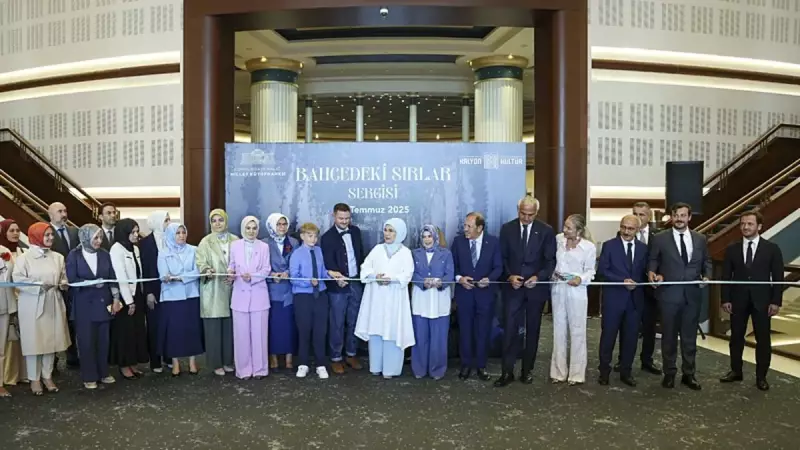 Emine Erdoğan'dan Sanatseverlere Müthiş Sürpriz: 'Bahçedeki Sırlar' Sergisi Göz Kamaştırdı!