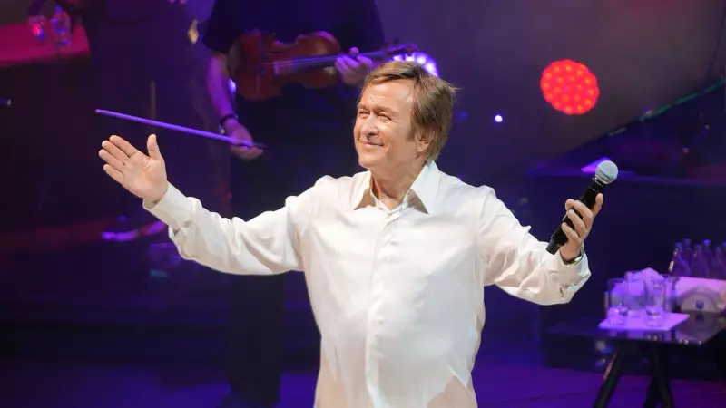 Erol Evgin İstanbul'da Hayranlarıyla Unutulmaz Bir Akşam Geçirdi!