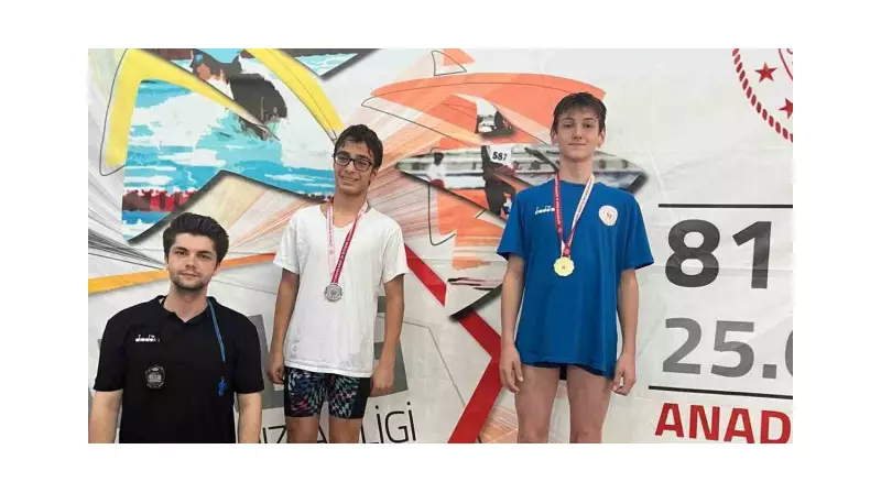 Eskişehirli Yüzücüler Analig Şampiyonası'nda Fırtına Gibi Esti!