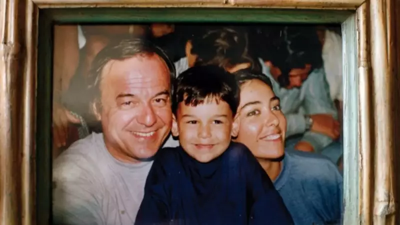 Çetin Tekindor ve Zerrin Tekindor'un Oğulları Ünlüler Kervanına Katıldı: 'Armut Dibine Düşmüş' Dediğiniz Tam da Bu!