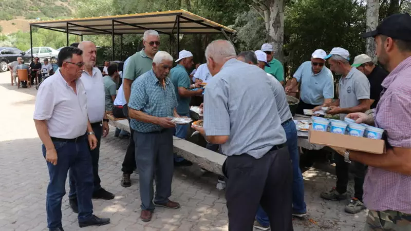 Felahiye'de Gurbetçilerin Pilav Keyfi: Lezzet ve Dayanışma Bir Arada!