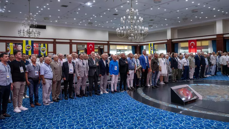 Fenerbahçe Yüksek Divan Kurulu'nda Gerginlik Tırmanıyor: Taraftarların Sabrı Taştı!