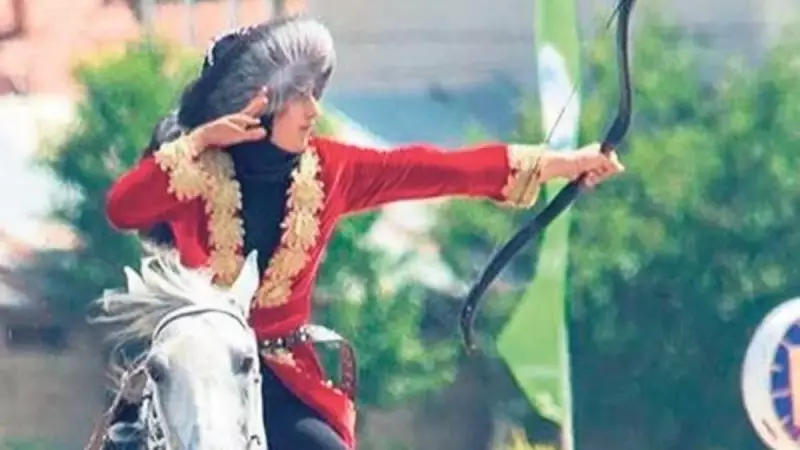 Garsonluktan Biriktirdiği Parayla Ok ve Yay Aldı: İşte Azmiyle Herkese Örnek Olan Genç