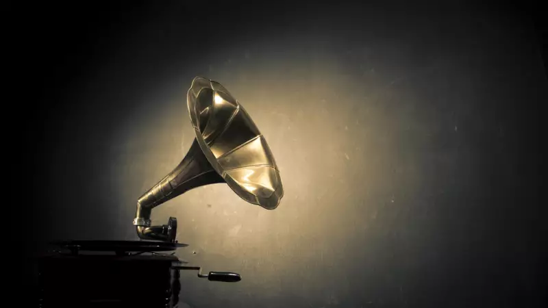 Gramofonun İlham Verici Hikayesi: Sesin Zamanda Yolculuğu Nasıl Başladı?