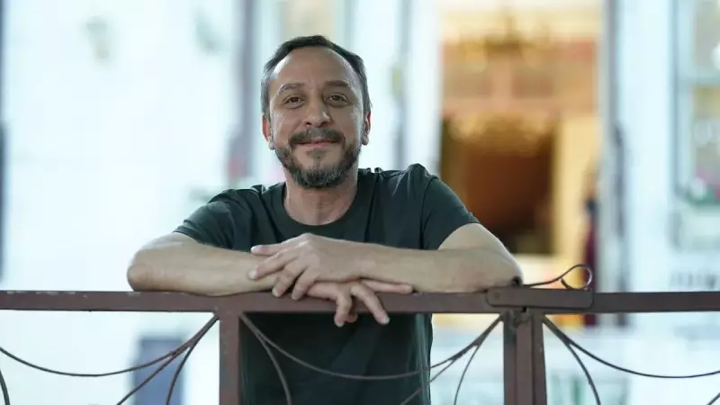 Hakan Karşak'tan Aile Mutluluğunun Sırları: 'Temiz Bir Su Gibi Berrak İlişkiler'