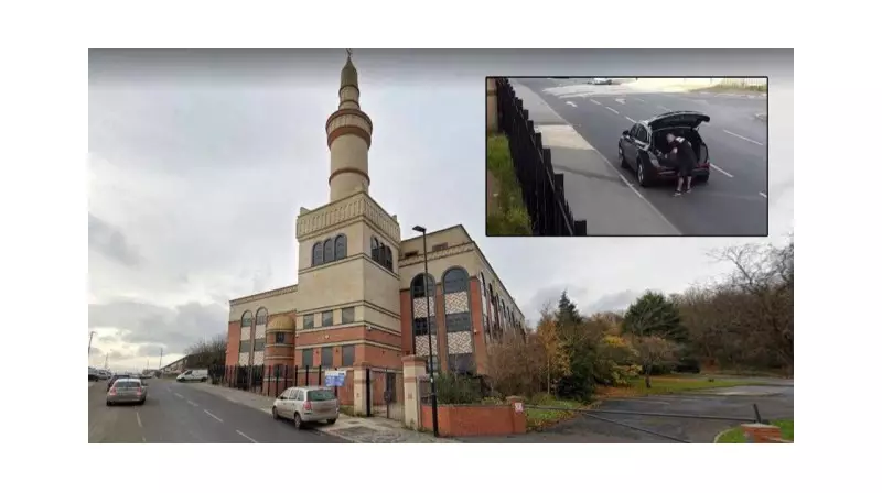 İngiltere'de Cami Önüne Fare Bırakan Irkçıya Hapis Cezası!
