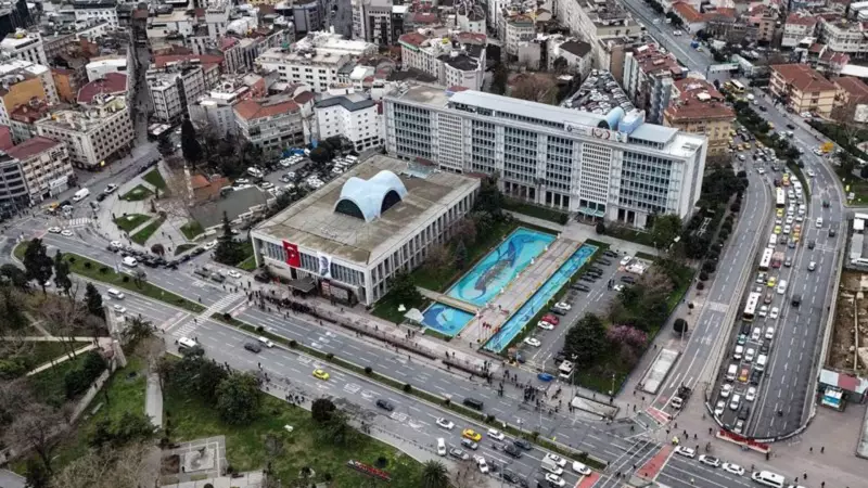 İstanbul'da Şok Operasyon: İBB Soruşturmasında Gözaltı Sayısı 18 Arttı!
