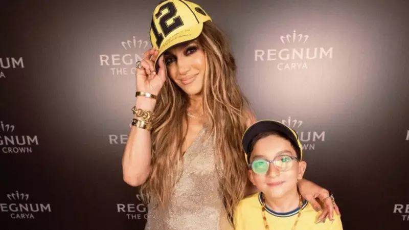 Jennifer Lopez Antalya'da Fenerbahçe Şapkasıyla Hayranlarını Şaşırttı!