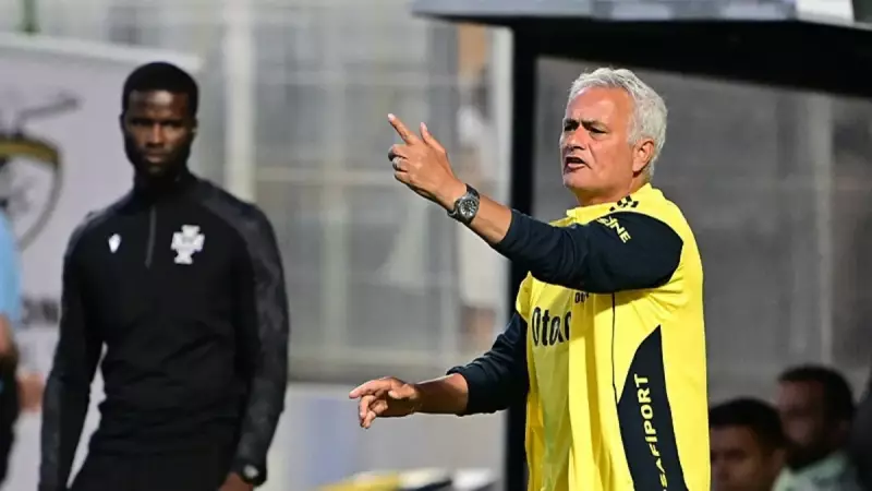 Jose Mourinho'dan Futbol Eleştirisi: 'PlayStation Oynamıyoruz, Gerçek Hayat Bu!'