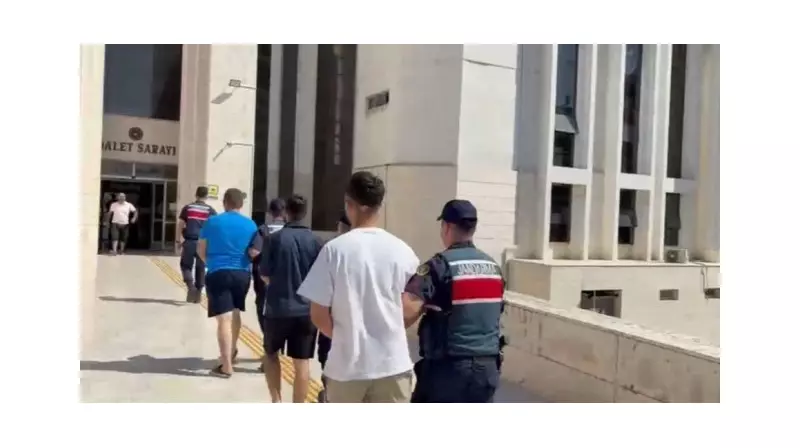 Kaçak Hükümlüler Plajda Yakalandı: İzmir'de Gerilim Dolu Anlar!