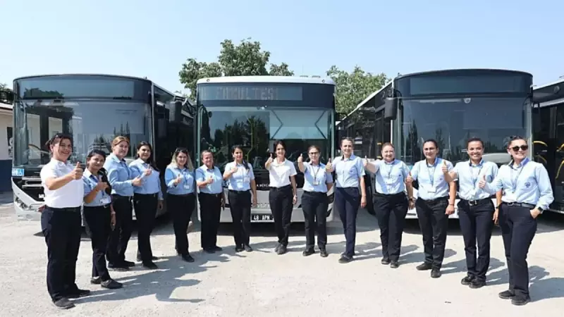 Kadın Şoförler Yolları ve Yürekleri Fethediyor: Yolcuların Yorumları Sosyal Medyayı Salladı!