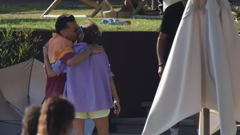 Kenan Doğulu Plajda Unutulmaz Bir Gece Yaşattı: İzleyenler Büyülendi!