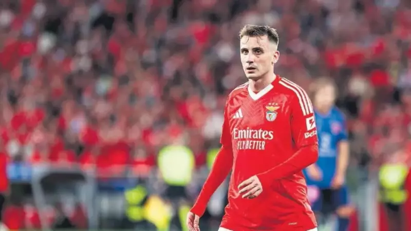 Kerem Aktürkoğlu'dan Taraftarlara Duygu Yüklü Mesaj: 'Vazgeçmem Bir Kez Daha!'