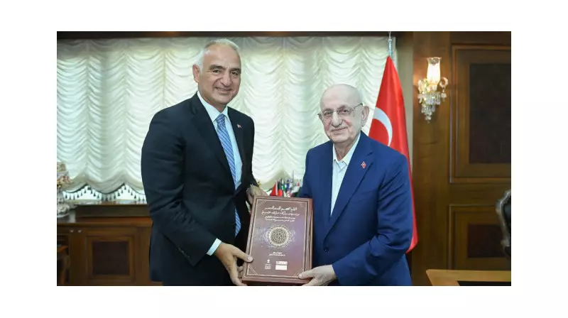 Kültür ve Turizm Bakanı Ersoy, İsmail Kahraman'ı Ziyaret Etti: Anlamlı Buluşma