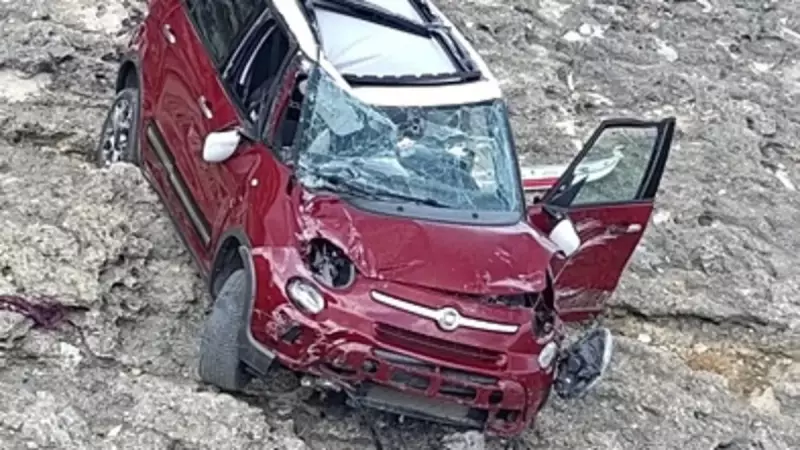 Kocaeli'de Şaşırtan Olay: El Freni Unutulunca Araç Kayalardan Uçtu!