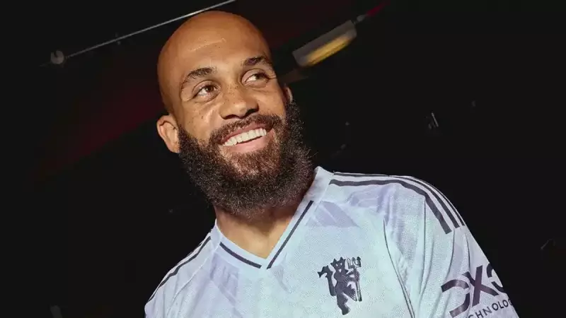 Manchester United'da Bomba Transfer! İşte Yıldız Futbolcuyla Anlaşmanın Detayları