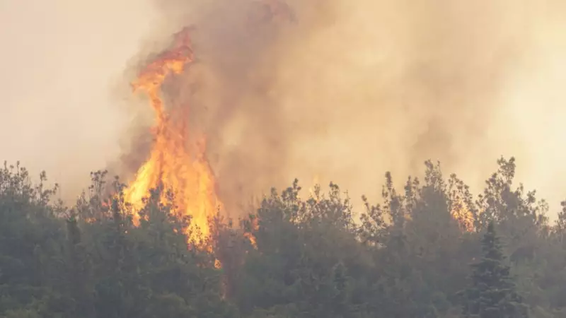 Meteoroloji Alarm Verdi: 3 Bölgeye Sağanak Yağış Uyarısı, 2 Bölgede Fırtına Kapıda!