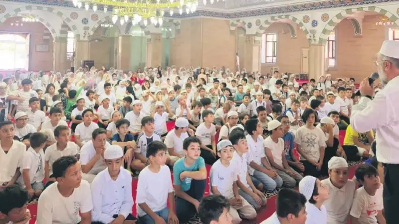 Minik Adımlar, Büyük Neşe: Camiler Çocuk Cıvıltılarıyla Şenlendi!