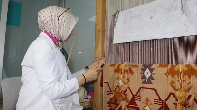 Mısır Yaprağından Sanata: Ayla Şamlı'nın İlham Dolu Yolculuğu