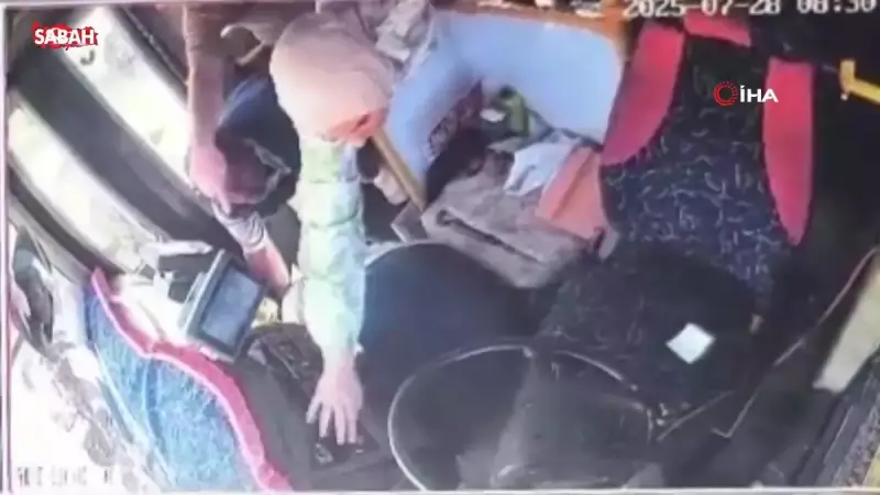 Otobüs Şoförü Direksiyon Başında Kalp Krizi Geçirdi! Cesur Yolcu Faciayı Önledi