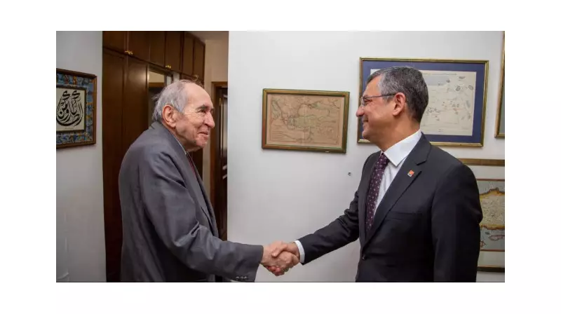 Özgecan Aslan'ın Anısına: Özmen Ailesi'ne Başsağlığı Mesajları Yağıyor