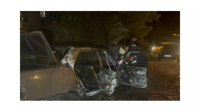 Park Halindeki Araç Aniden Alev Aldı: Hurdaya Dönüş Dramı!