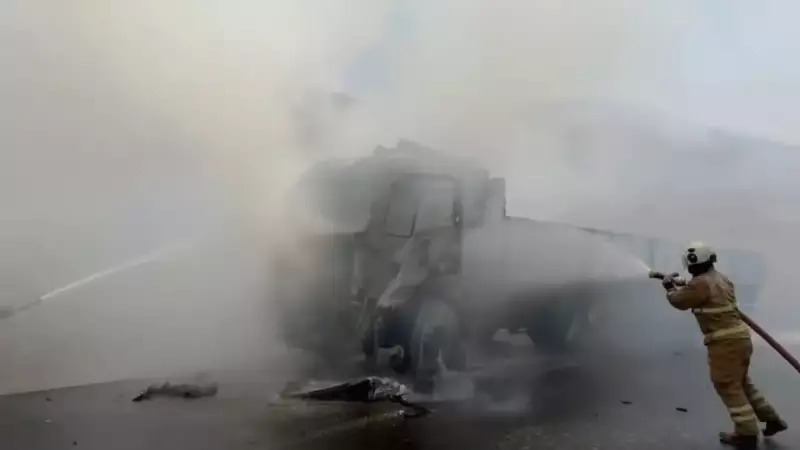 Şırnak'ta Seyir Halindeki Kamyon Alev Alev Yandı: Sürücü Mucizevi Şekilde Kurtuldu!
