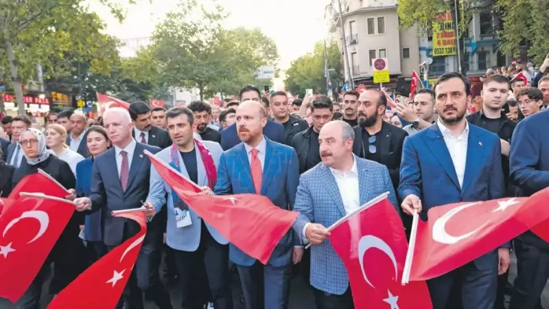 Serkan Çayoğlu ve Özge Gürel'in Aşk Dolu Evlilik Yıldönümü Kutlaması!