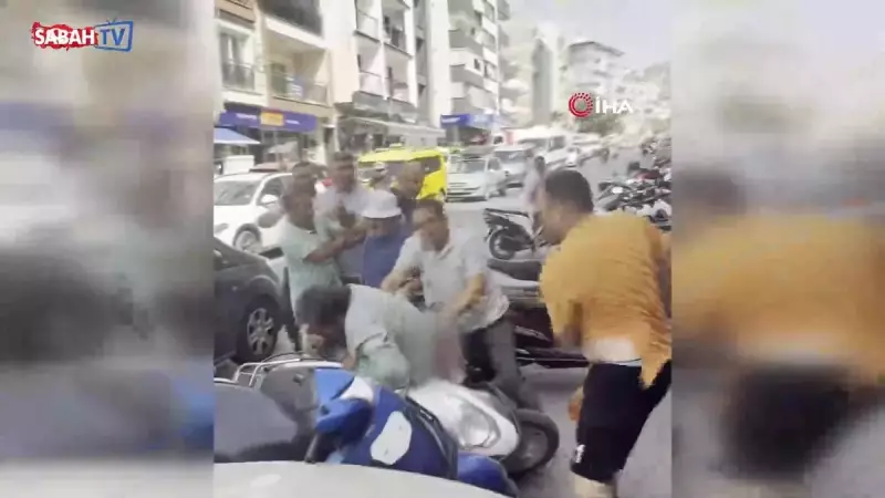 Sokak Ortasında Vahşet: Bir Adamı Ölesiye Dövdüler ve Kameralar Yakaladı!