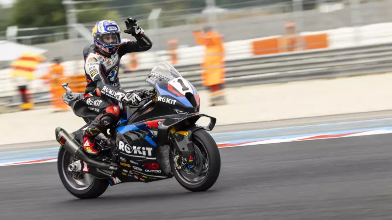 Toprak Razgatlıoğlu Macaristan'da Rüzgarları Arkasına Aldı: Üçüncülük Zaferi!