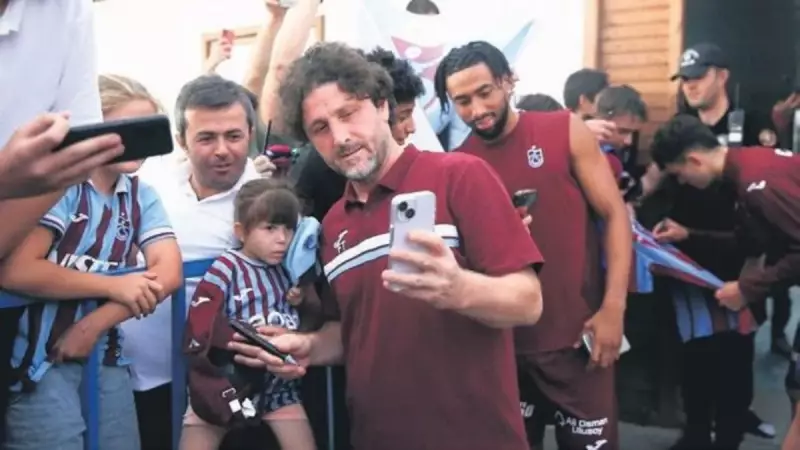 Trabzonspor'un Yılmaz Ruhu: 'Beraber İzlandık Biz Bu Yollarda' Sözleri Taraftarları Coşturdu!