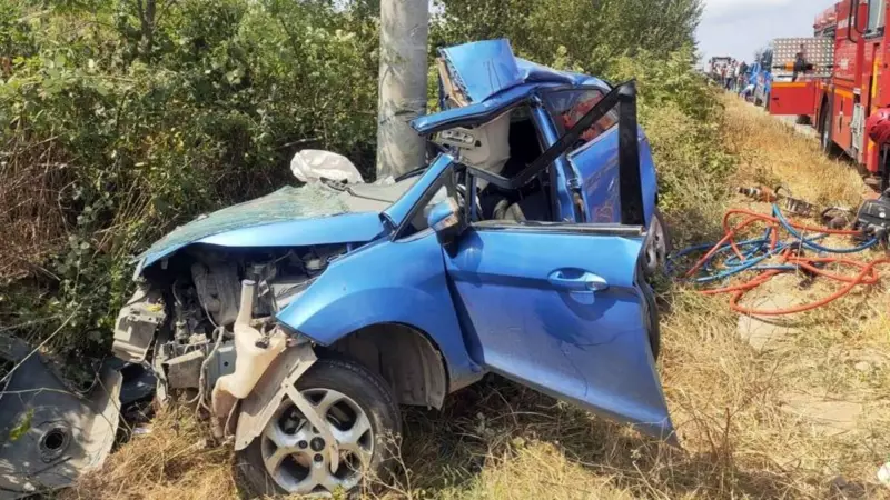 Trafik Canavarı Yine İş Başında: Beton Direğine Çarpan Araçta 2 Çocuk Hayatını Kaybetti!