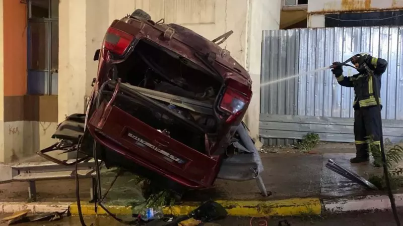 Trafik Canavarı Yine İş Başında: Bariyerlere Çarpan Araçta 2 Kişi Hayatını Kaybetti!