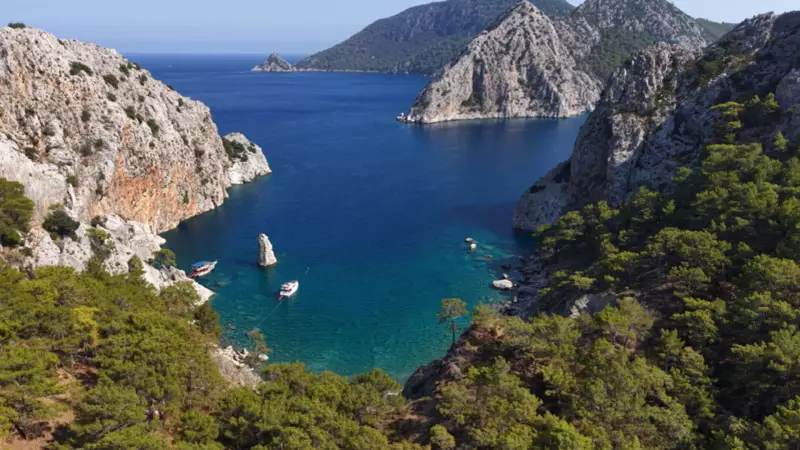 Türkiye'nin Gizemli 'James Bond Köyü': Saklı Cennet Çamlıhemşin'de Keşfedilmeyi Bekliyor!