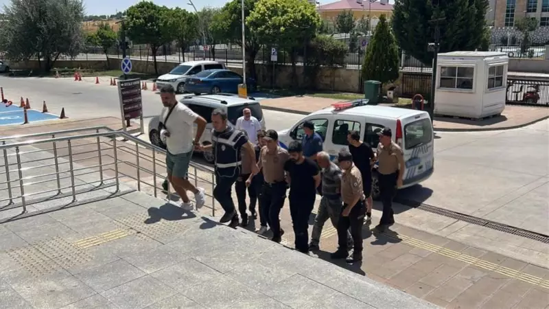 Uşak'ta İnşaat Faciası: 2 Can Gitti, 2 Şüpheli Tutuklandı!