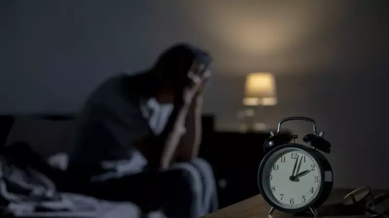 Uykusuz Gecelerin Sinsi Nedeni: Yatmadan Önce Yaptığınız Bu Hata!