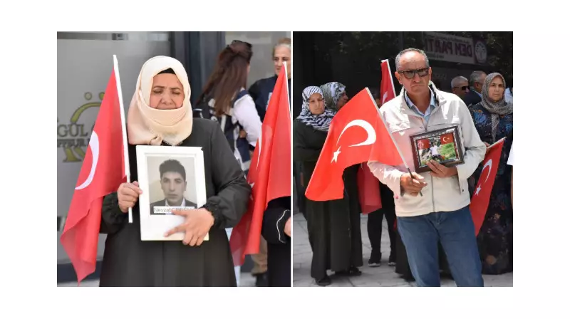 Van'da Acılı Aileler DEM Parti Binası Önünde 'Evlat Nöbeti'ne Devam Ediyor: 'Adalet İstiyoruz!'