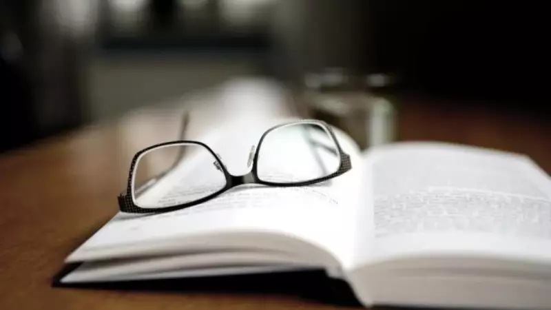 Yanardağ mı, Yanar Dağ mı? TDK'nin Şaşırtan Yazım Kuralını Öğrenin!