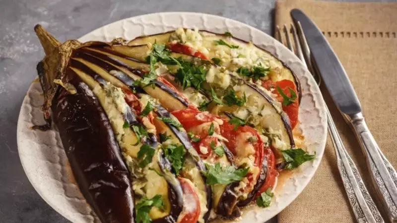 Yelpaze Patlıcan Kebabı: Görsel Şölen ve Lezzet Bombası!