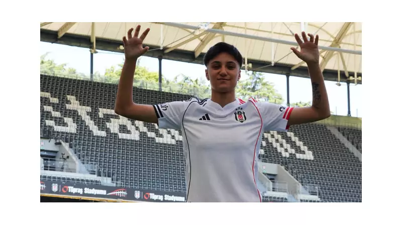 Zeynep Bilir, Beşiktaş'a Transfer Oldu! Genç Yetenek Siyah-Beyazlı Formayı Giyecek