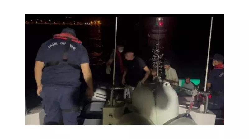İzmir Açıklarında 40 Düzensiz Göçmen Yakalandı: Sahil Güvenlik Operasyonu!