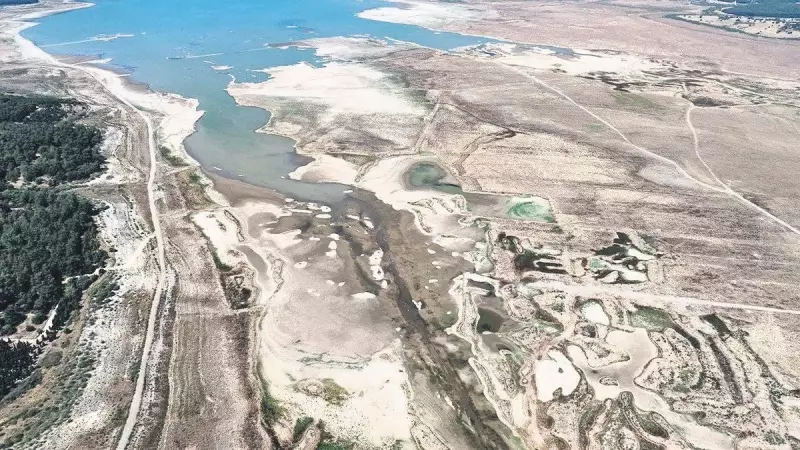 İzmir'de Su Krizi Kapıda: Barajlardaki Doluluk Oranı Alarm Veriyor!