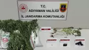 Adıyaman'da Uyuşturucu Tacirlerine Büyük Darbe: Jandarma Operasyonuyla 5 Gözaltı!
