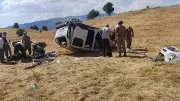 Bingöl'de Korkunç Kaza: Hafif Ticari Araç Takla Attı, Ölü ve Yaralılar Var!