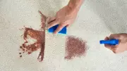 Halı Lekelerine Veda! Bu Doğal Yöntemle Kirden Eser Kalmıyor