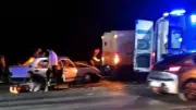 Küçükçekmece'de Korkunç Kaza: Otomobil Yol Bakım Aracına Çarptı, 5 Yaralı!