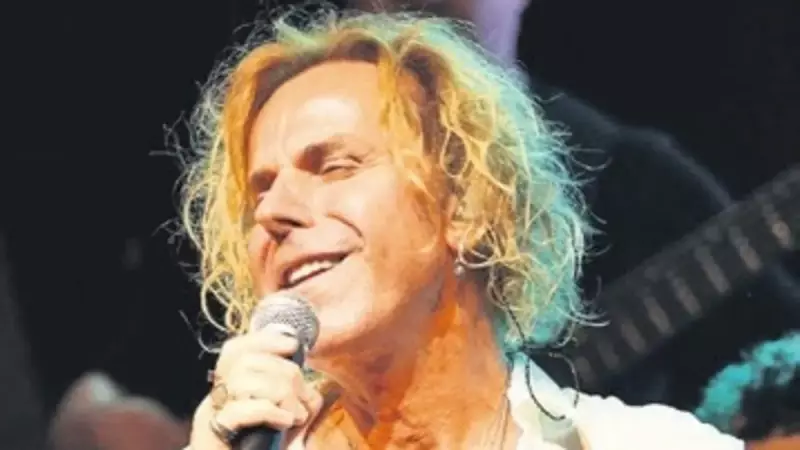 10 İlde 10 Binlerce Hayranla Buluşan Sanatçı: Büyük İlgi ve Coşkuyla Karşılandı!