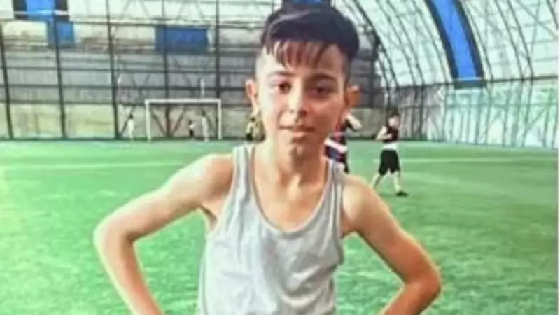 12 Yaşındaki Efe, 'Denize Gidiyorum' Deyip Eve Veda Etti ve Bir Daha Gelmedi! İzmir'de Aile Çaresiz