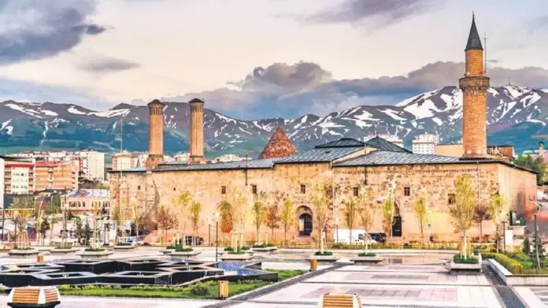 7/24 Şehir Hayatı: Metropolde Yaşamanın Artıları ve Eksileri