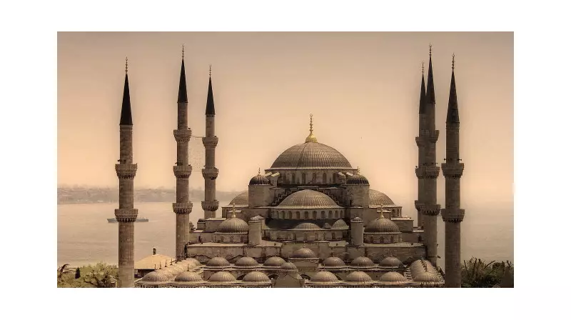 8 Ağustos 2025 Cuma Hutbesi: Sıla-i Rahim ile Bereketlenen Tatil Günleri